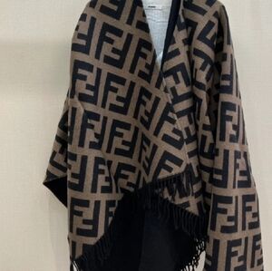 <AUTHENTIC>Fendi Scarf
